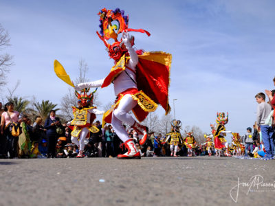 Desfile de carrozas en el Carnaval en Els Monjos