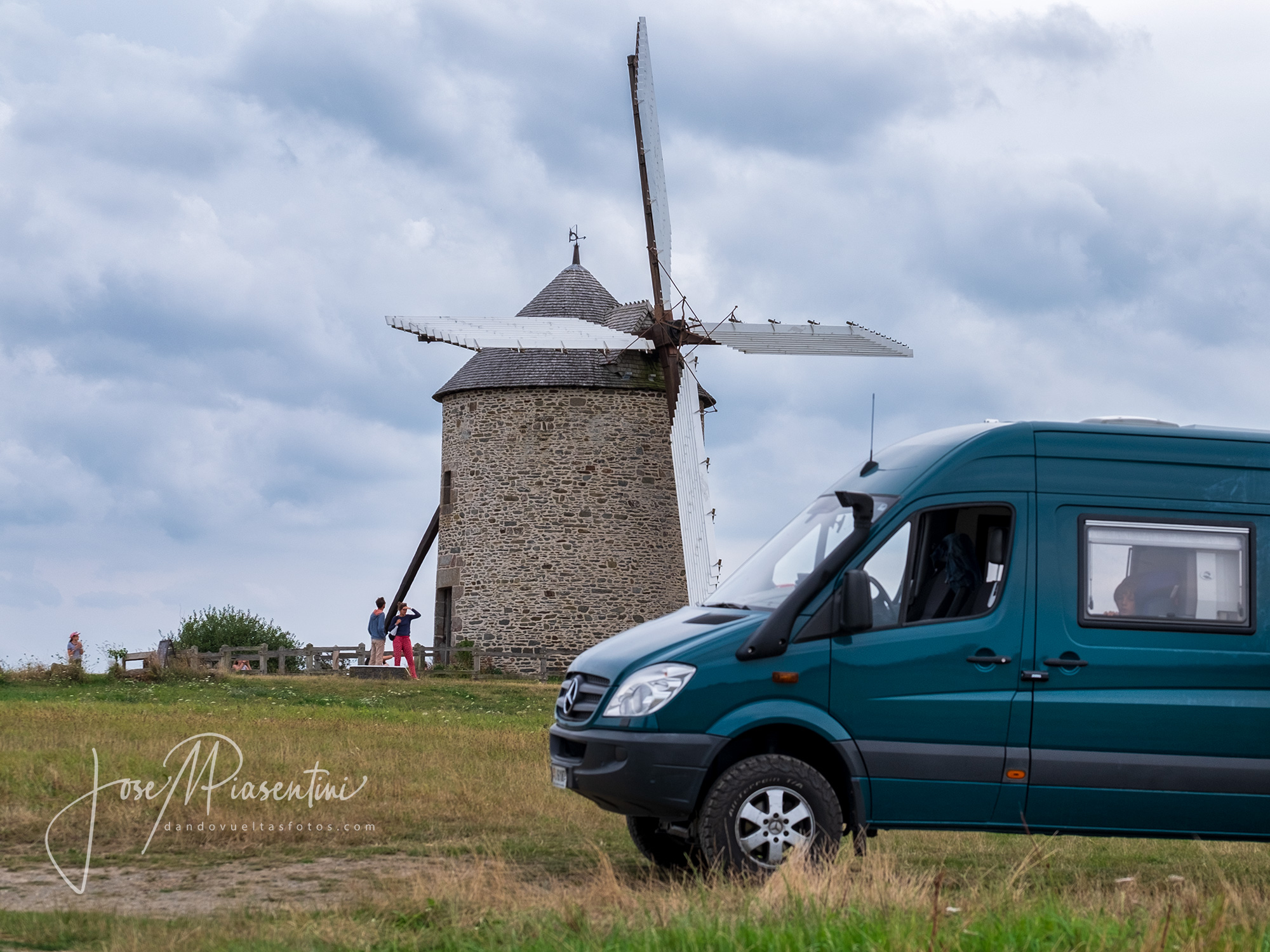 Saint Michel en furgoneta Sprinter 4x4 camper