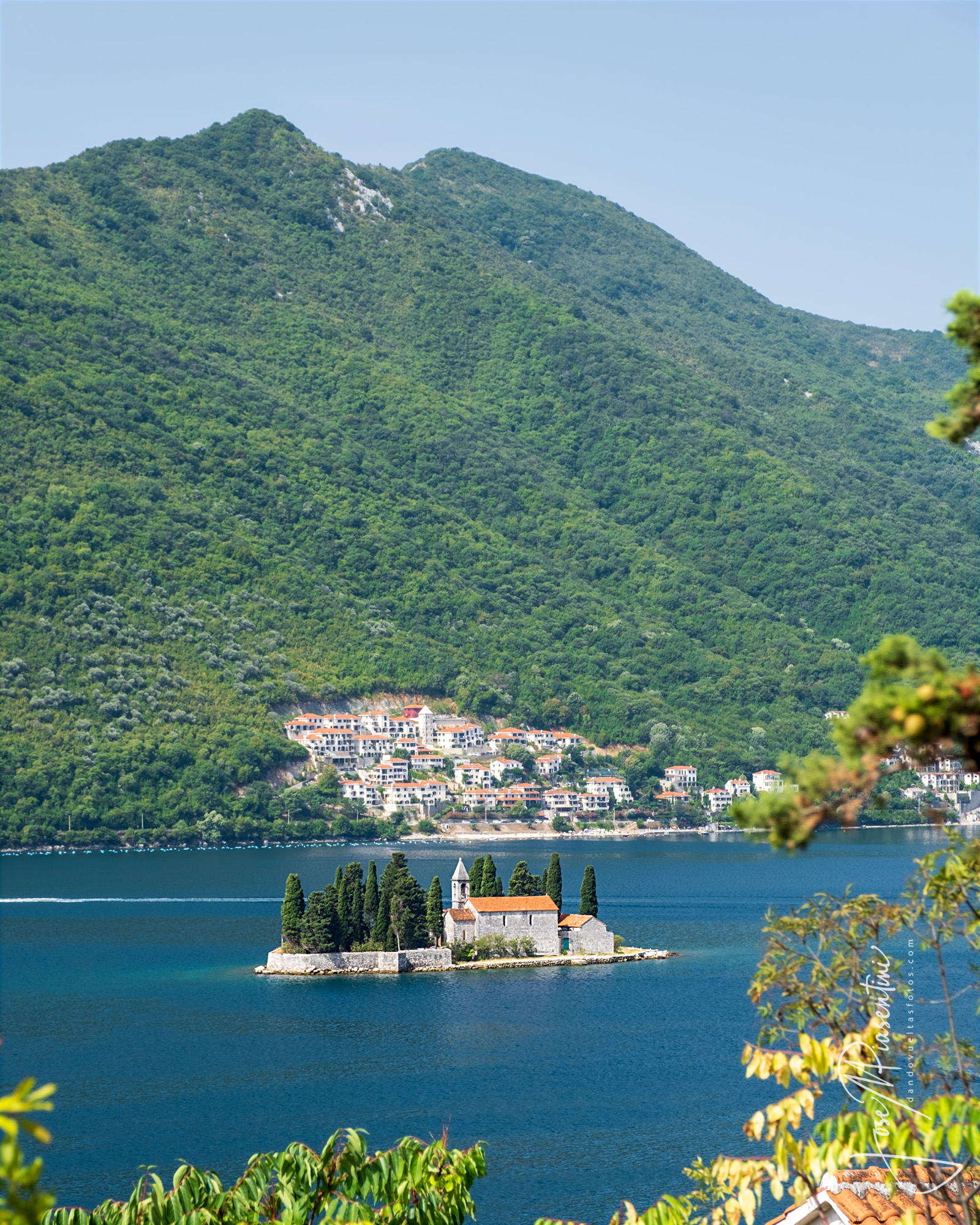 La-bahía-de-Kotor-en-Montenegro