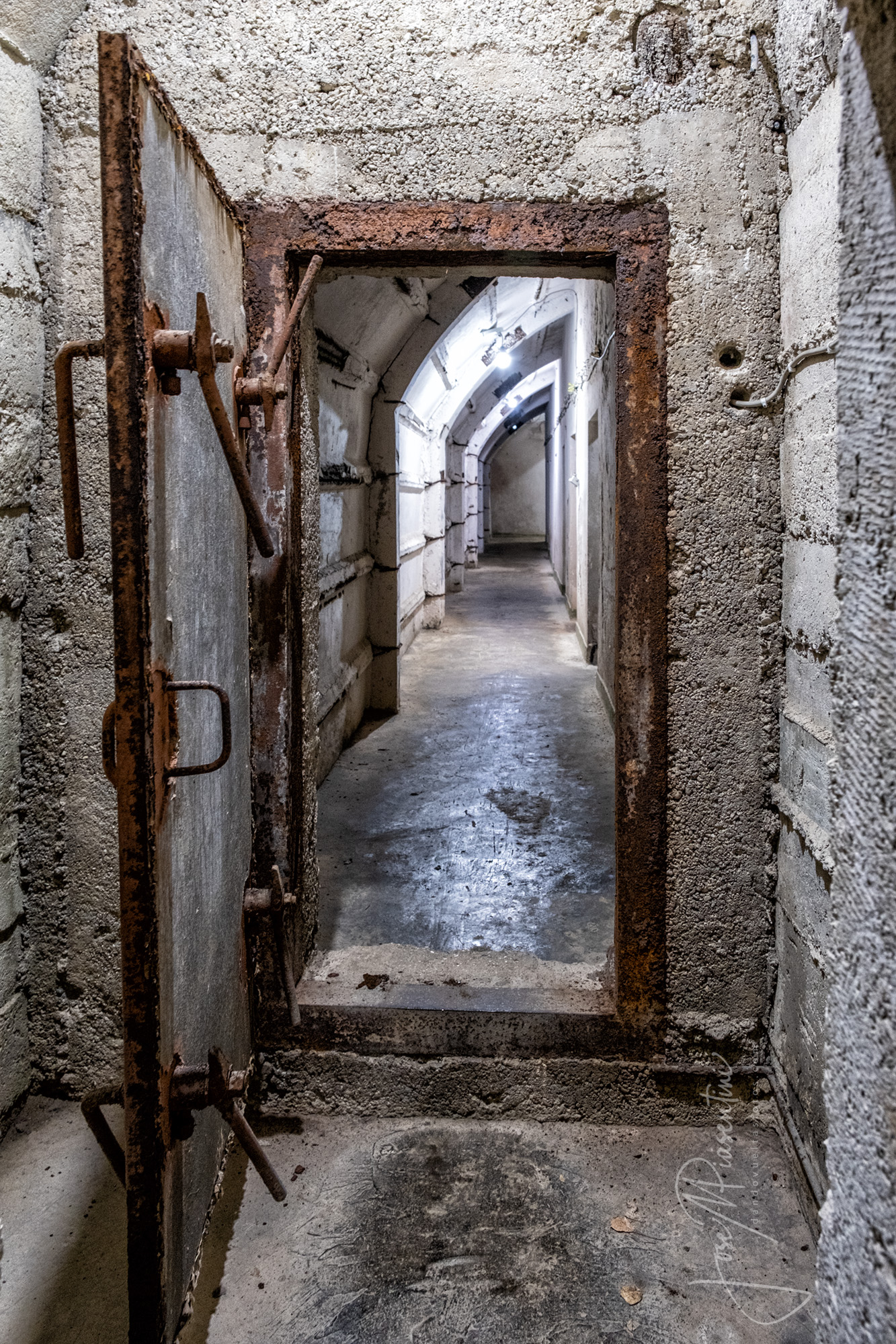 Una visita a Gjirokaster Albania Tunel antinuclear
